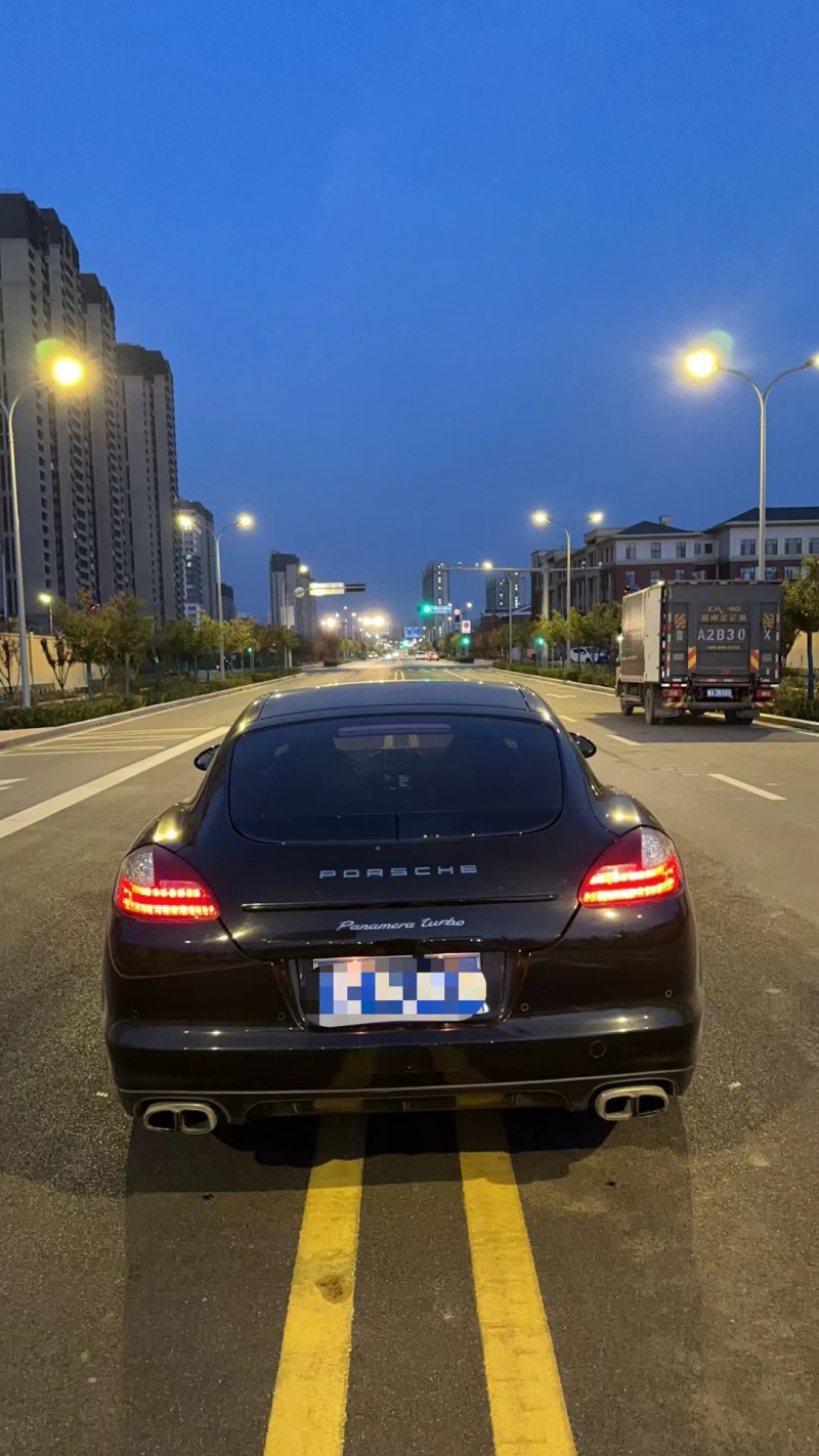 济南11年保时捷帕拉梅拉9