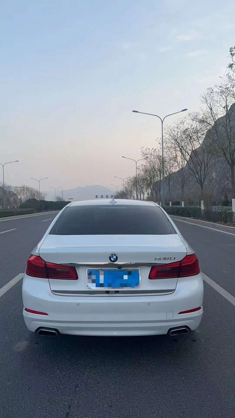 济南17年宝马5系9