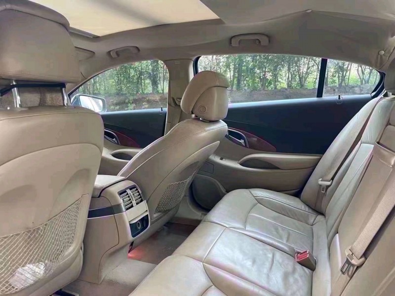 青岛12年别克君越5