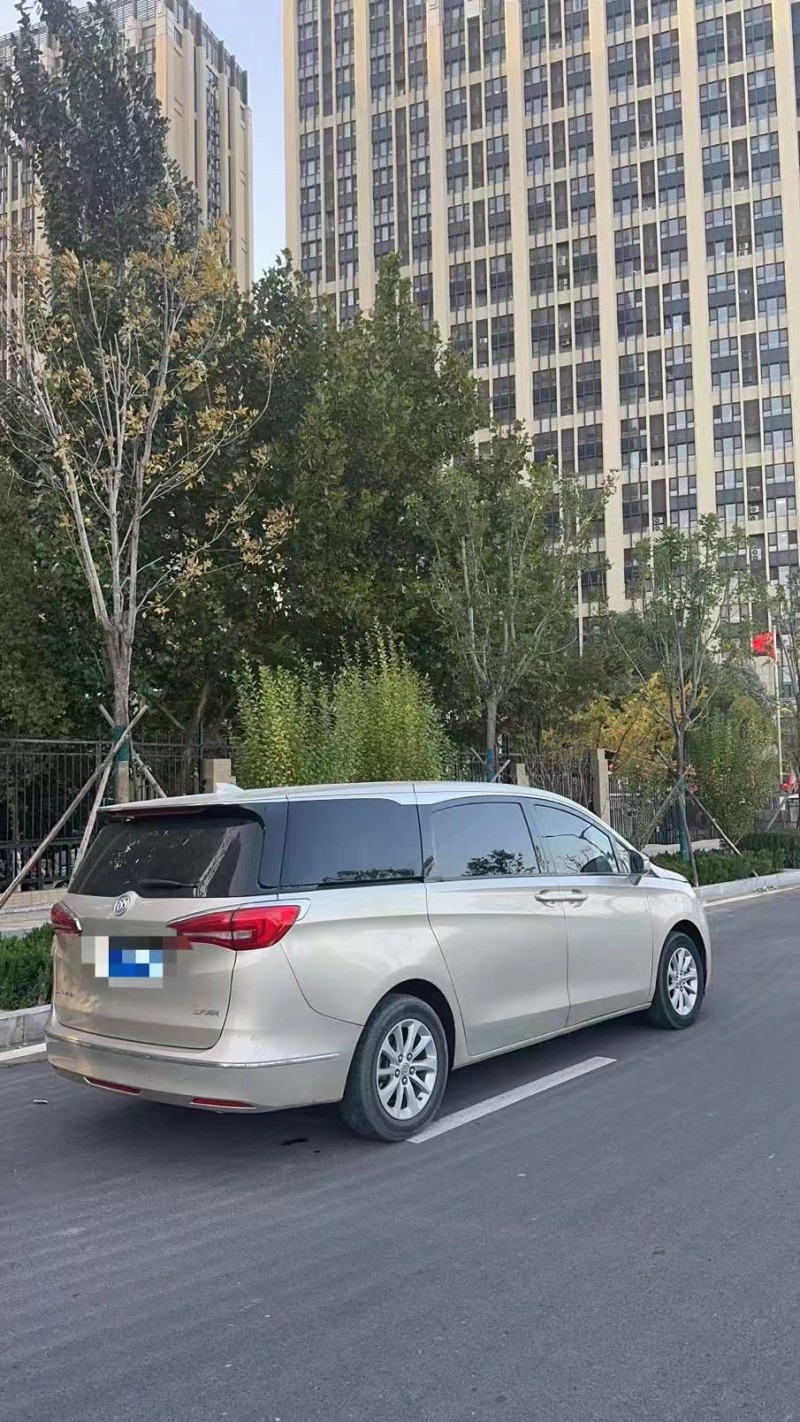 济南18年别克GL84