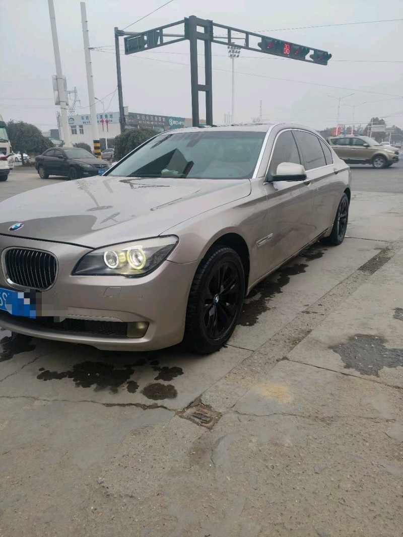 保定10年宝马7系3