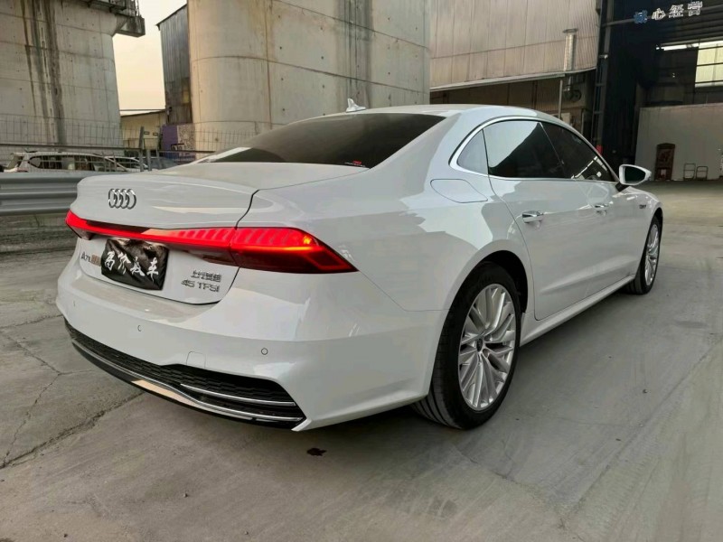 广州23年奥迪A7L8