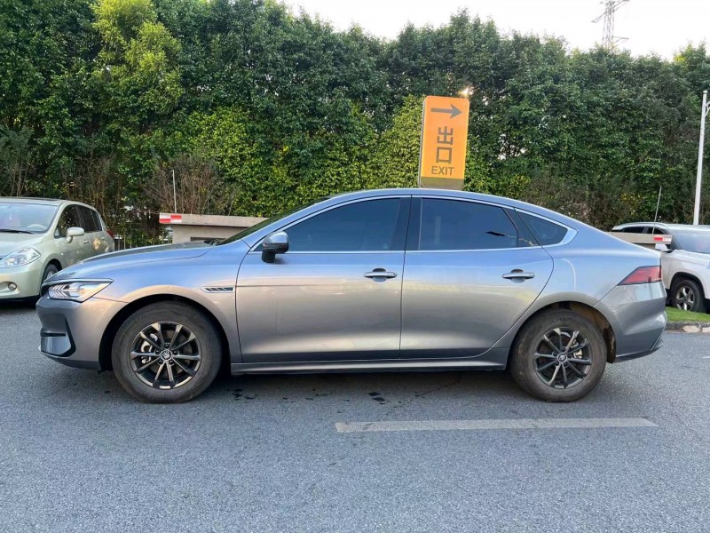 广州22年比亚迪秦5