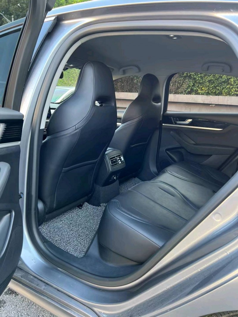 广州22年比亚迪秦8