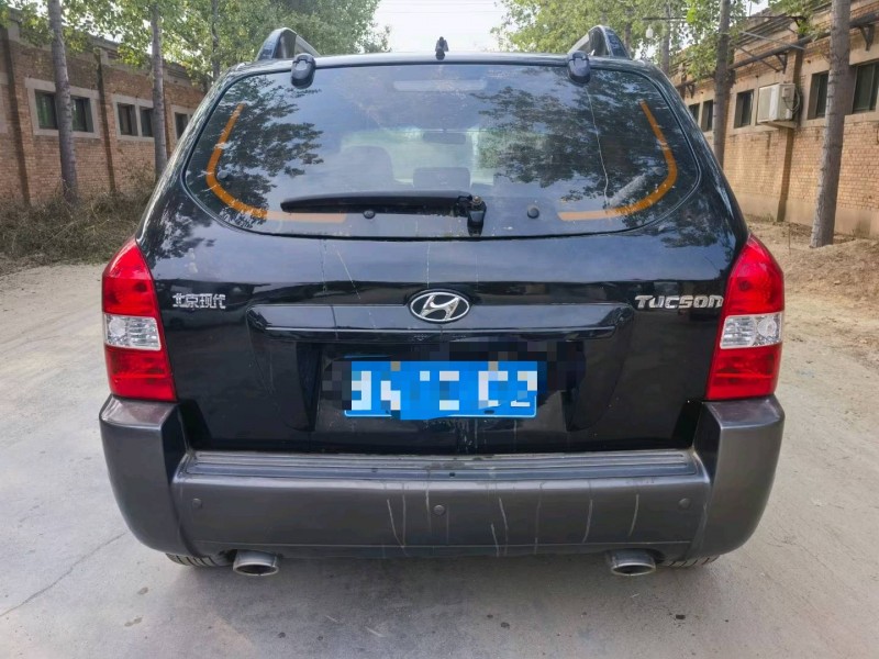 保定13年现代途胜9