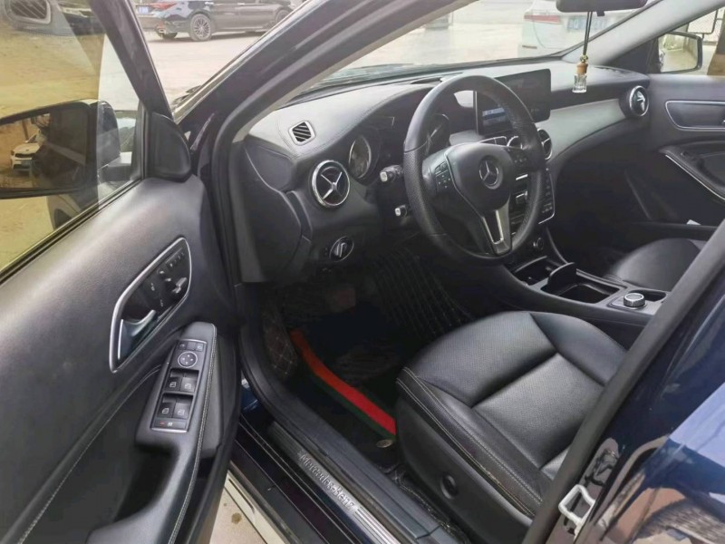 保定16年奔驰GLA4