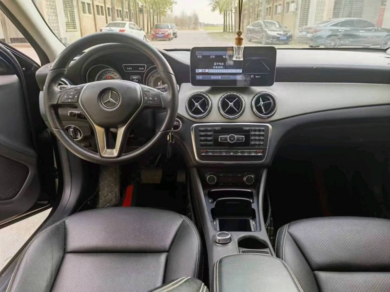 保定16年奔驰GLA5