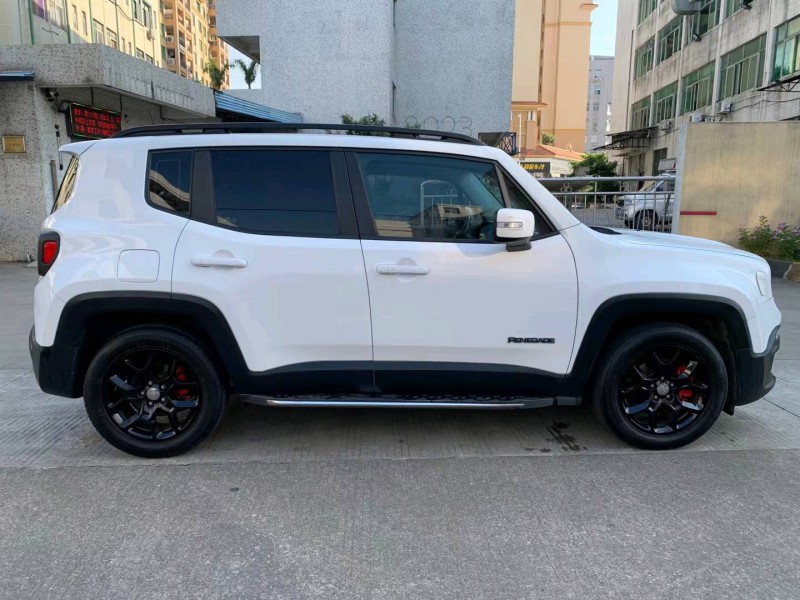 中山17年Jeep自由侠2