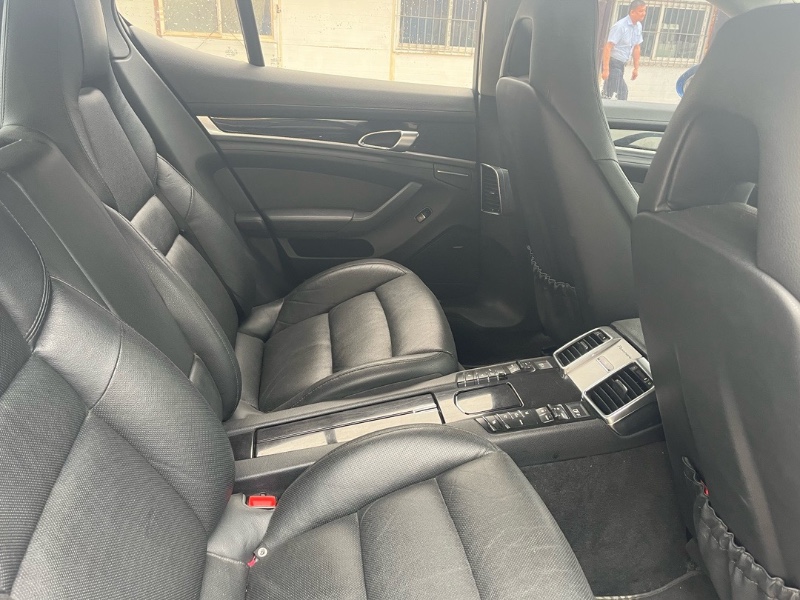 武汉15年保时捷帕拉梅拉4