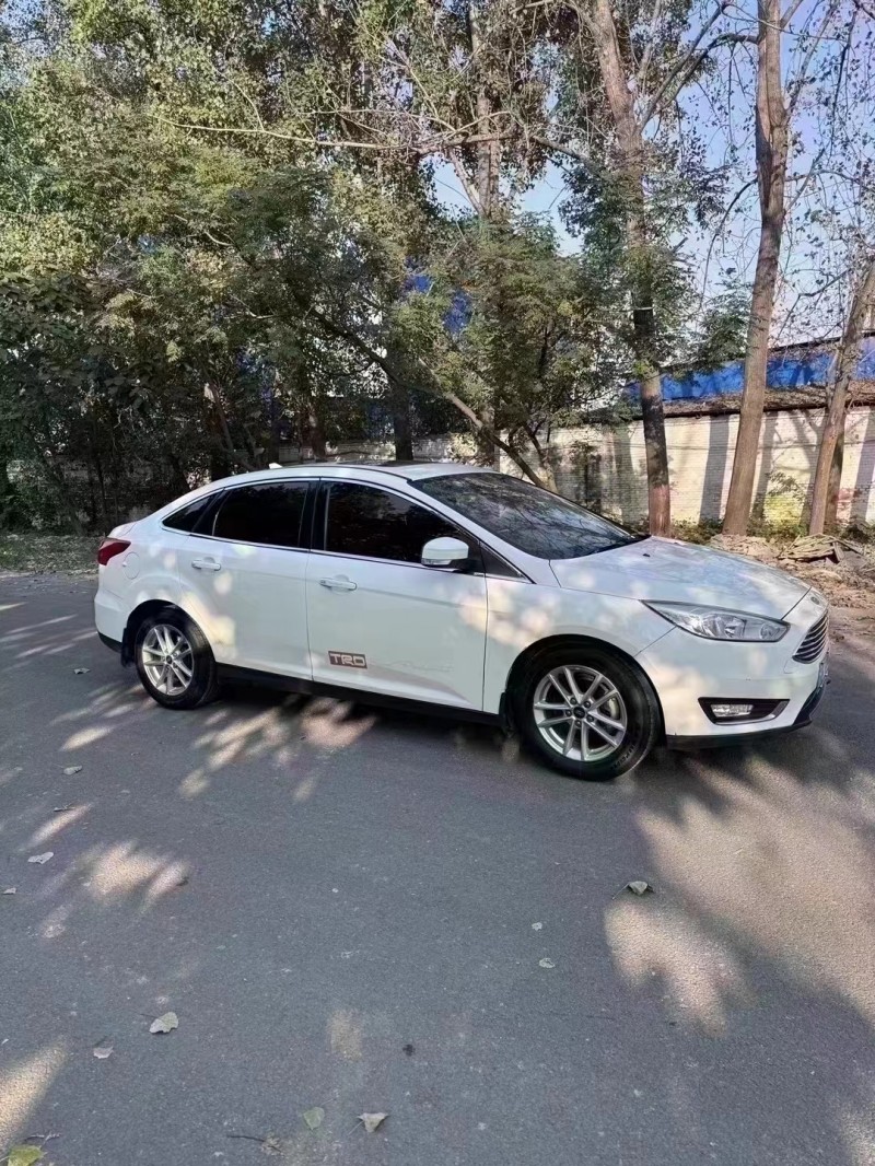 菏泽17年福特福克斯2