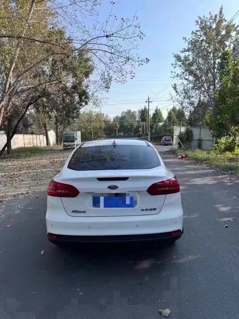 菏泽17年福特福克斯9