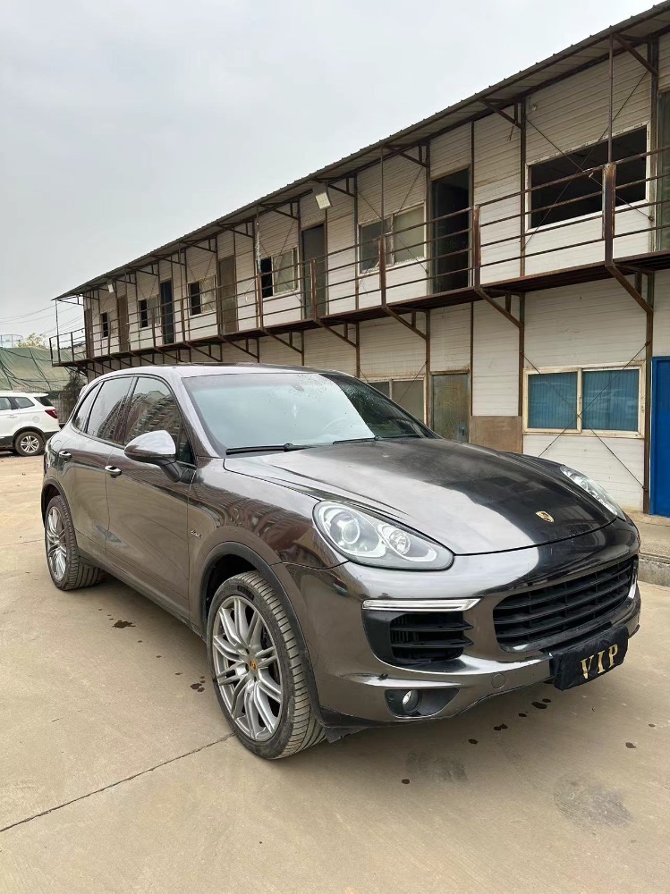 武汉17年保时捷卡宴3