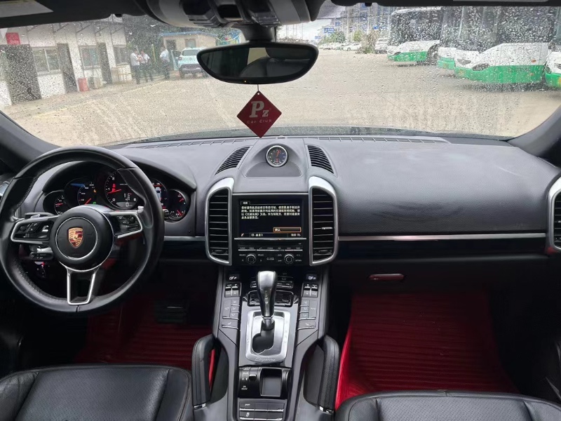 武汉17年保时捷卡宴5