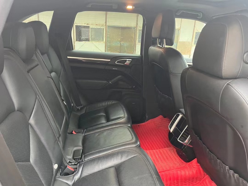 武汉17年保时捷卡宴6