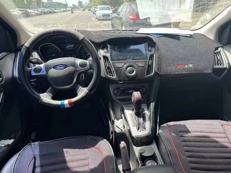 济宁13年福特福克斯4