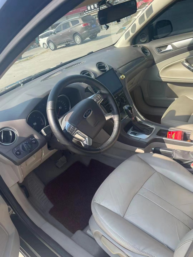 济宁12年福特蒙迪欧4