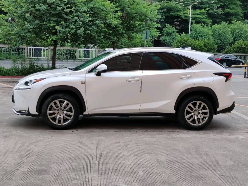 珠海17年雷克萨斯NX3