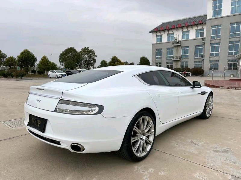 盐城12年阿斯顿·马丁Rapide8