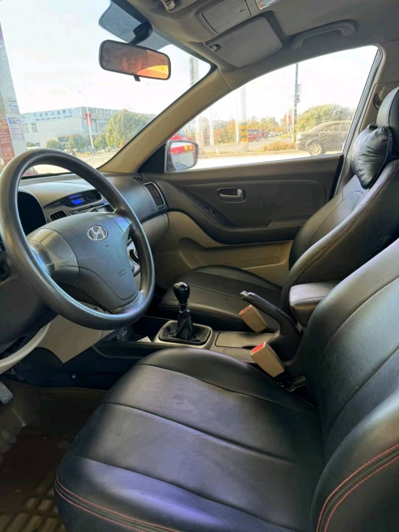 保定14年现代悦动5