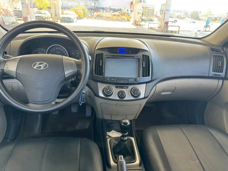 保定14年现代悦动6