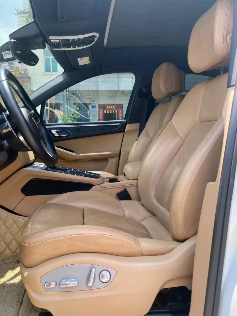 广州18年保时捷Macan7