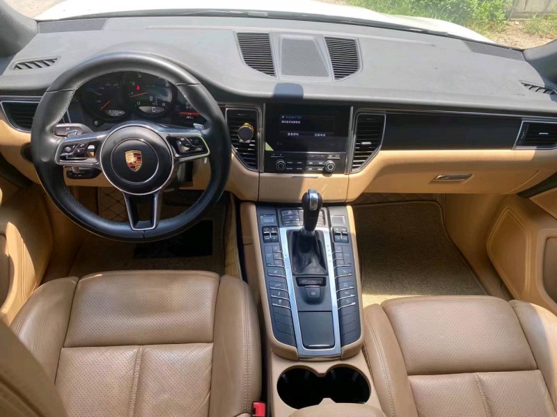 广州18年保时捷Macan8