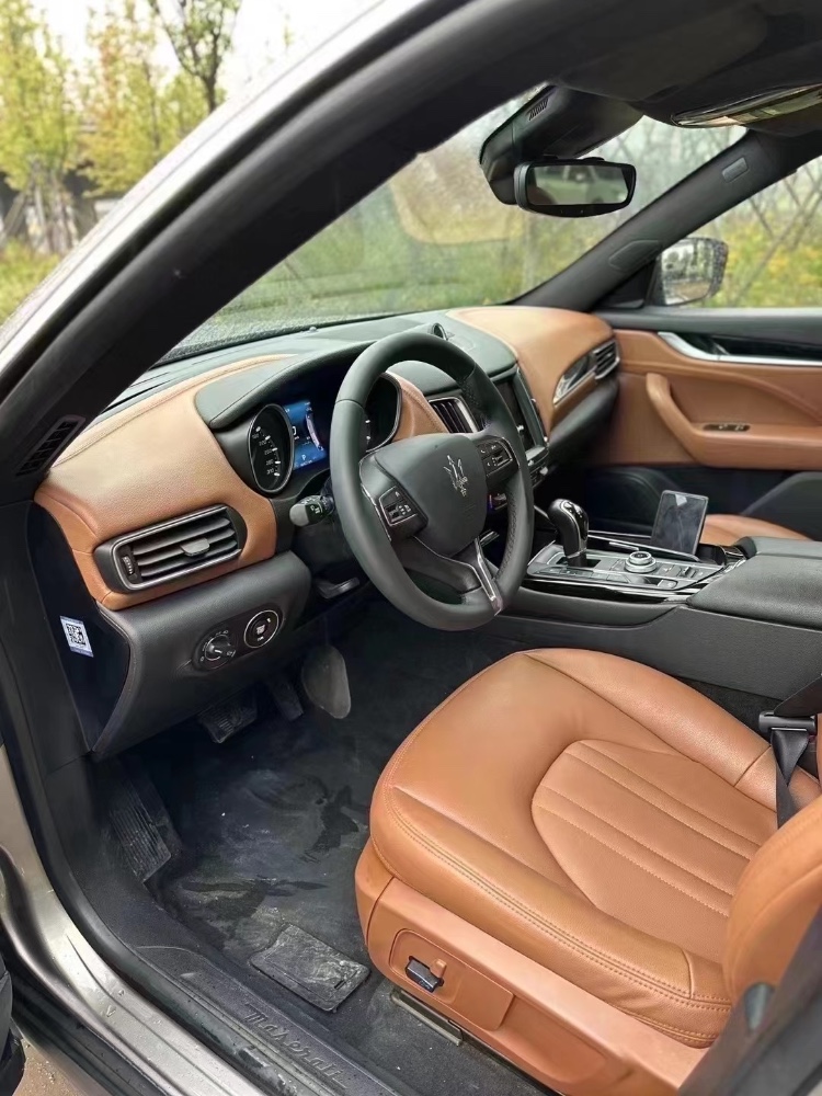 青岛18年玛莎拉蒂Levante3