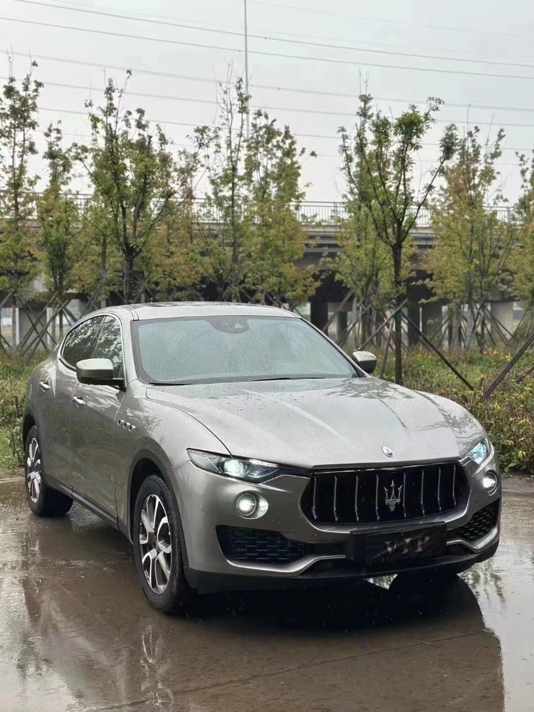 青岛18年玛莎拉蒂Levante8
