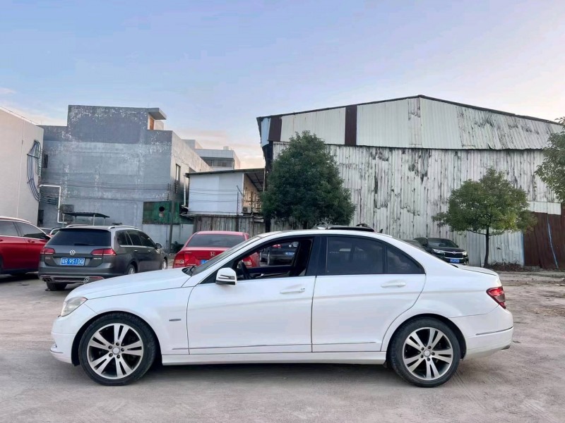 广州11年奔驰C3
