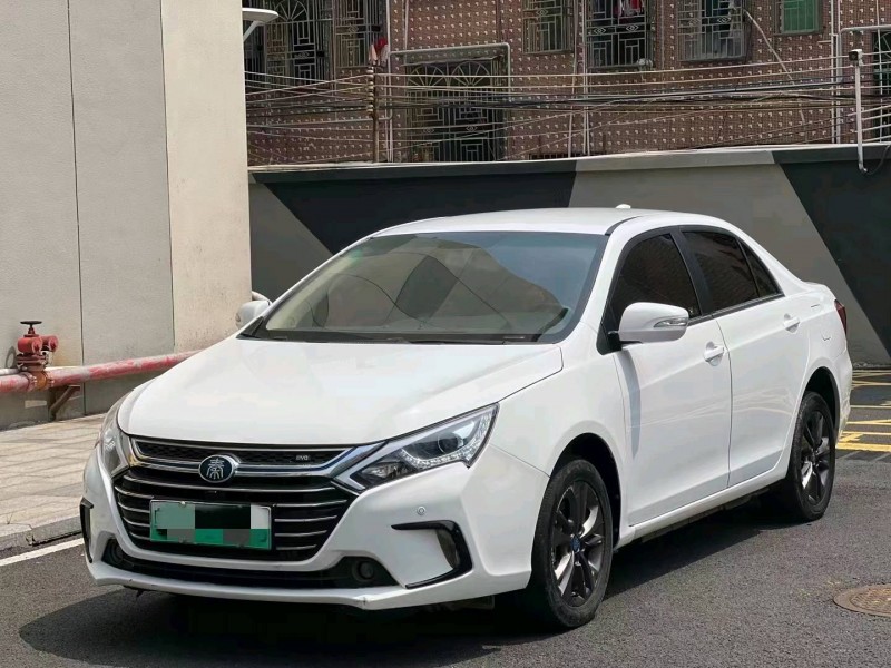 广州17年比亚迪秦2