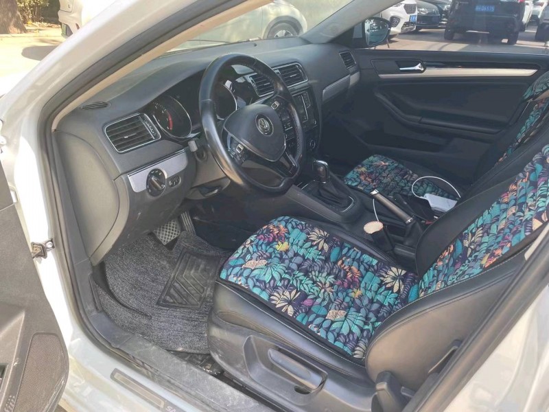 保定17年大众速腾4