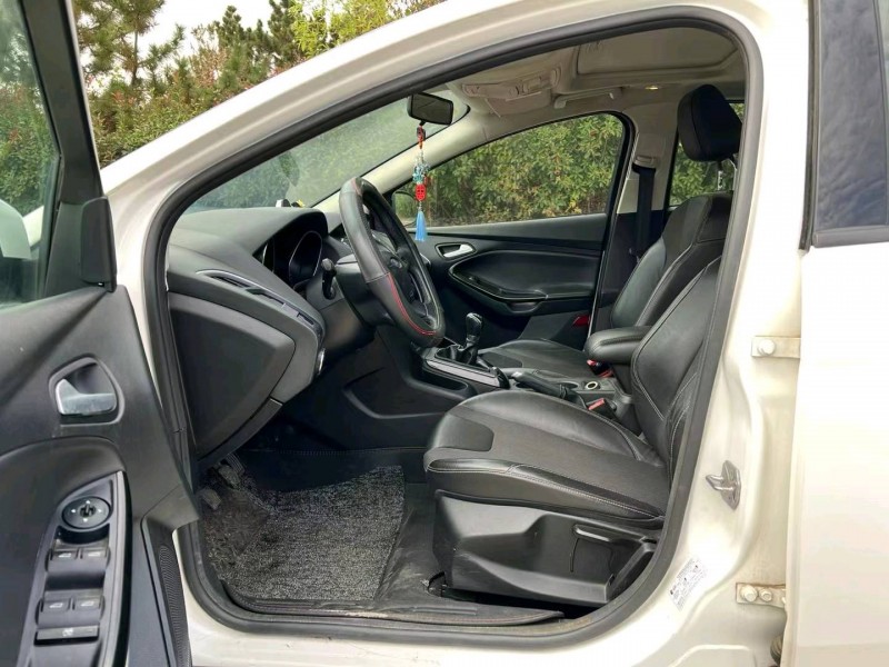 济南15年福特福克斯5