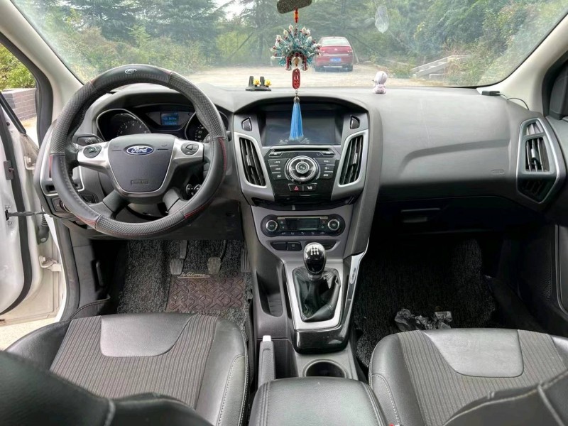 济南15年福特福克斯6