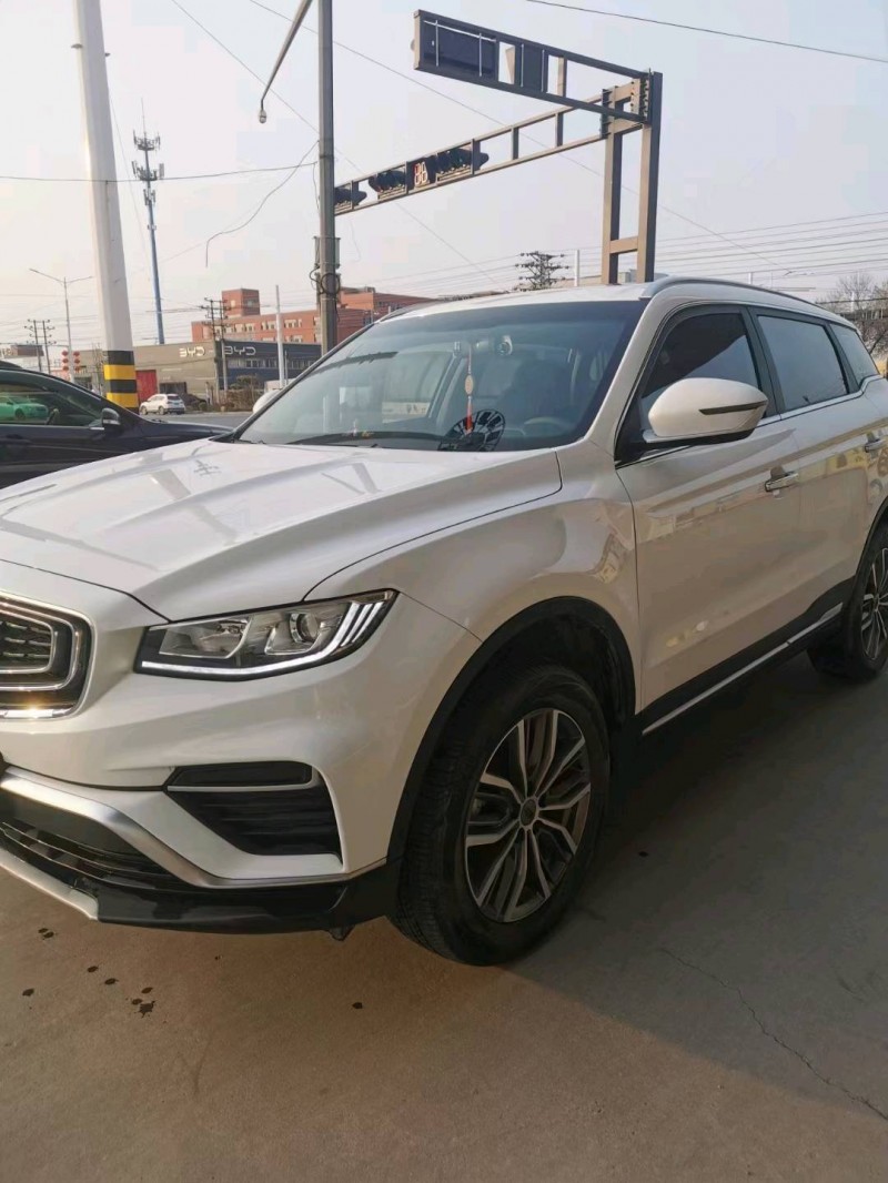 保定21年吉利博越3