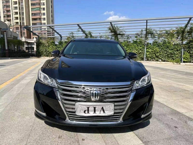 珠海17年丰田皇冠1