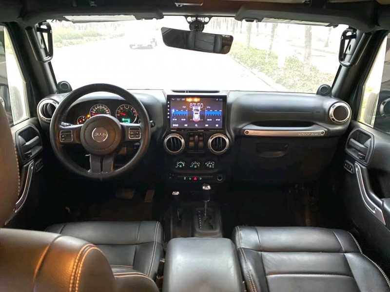 济宁12年Jeep牧马人4