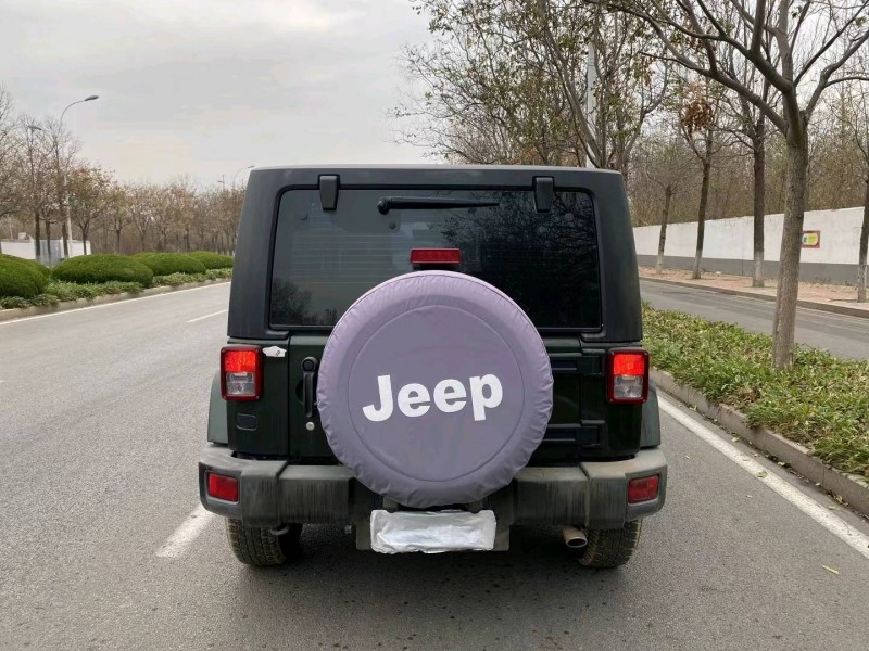 济宁12年Jeep牧马人9