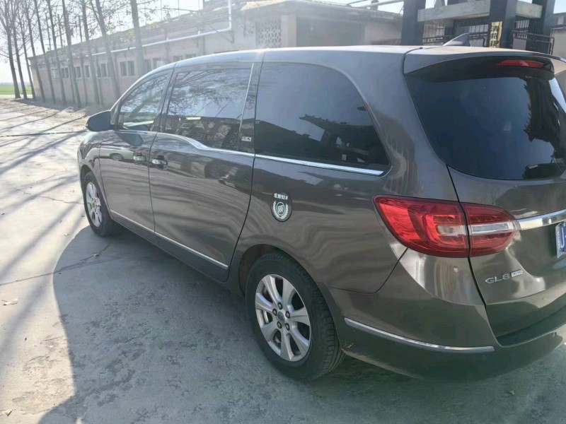 保定14年别克GL85