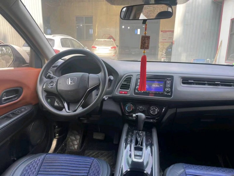 保定16年本田缤智8