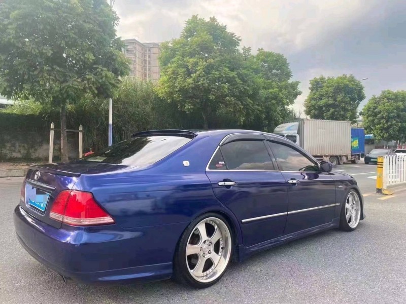 广州05年丰田皇冠8