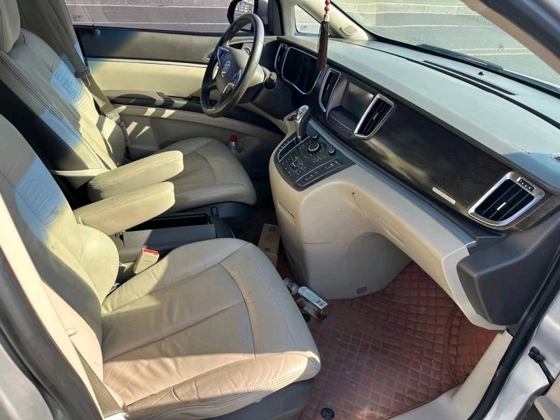 青岛11年别克GL83