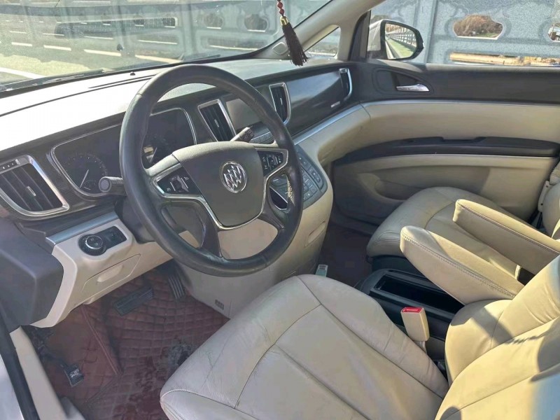 青岛11年别克GL85