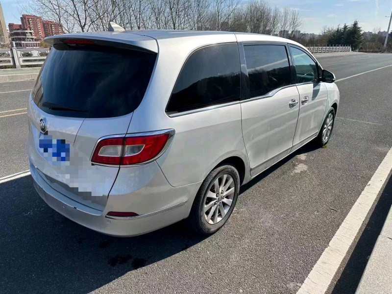 青岛11年别克GL88