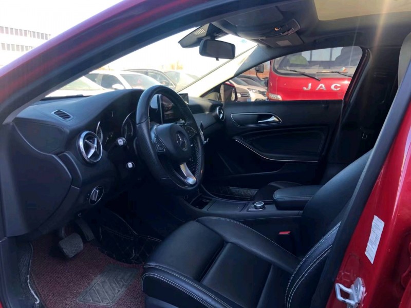 保定17年奔驰GLA4