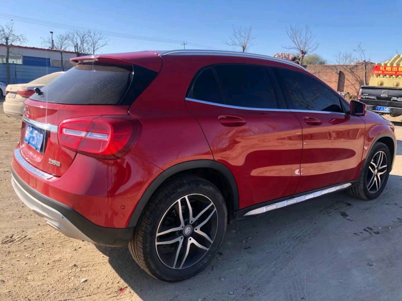 保定17年奔驰GLA7