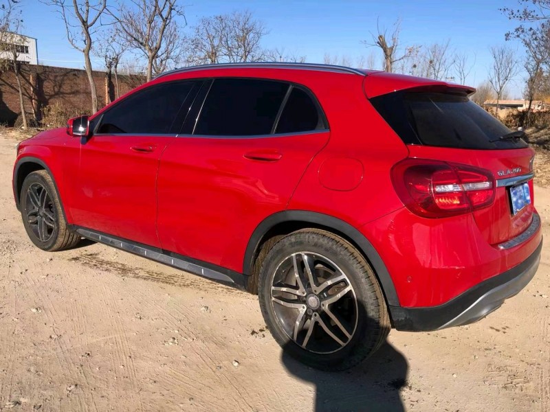 保定17年奔驰GLA8