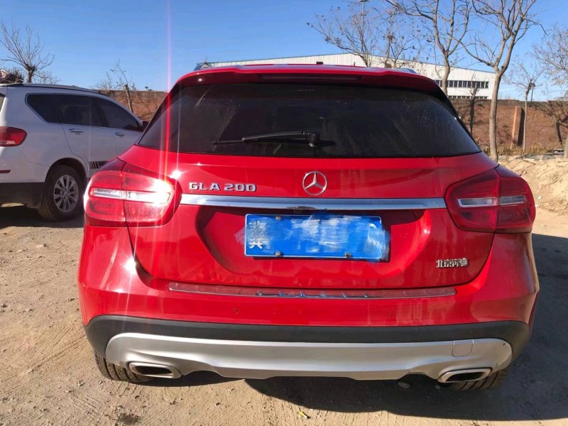 保定17年奔驰GLA9