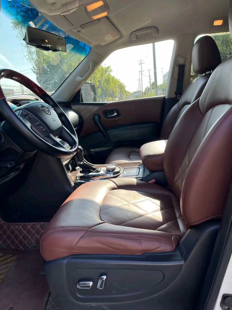 保定17年日产途乐4