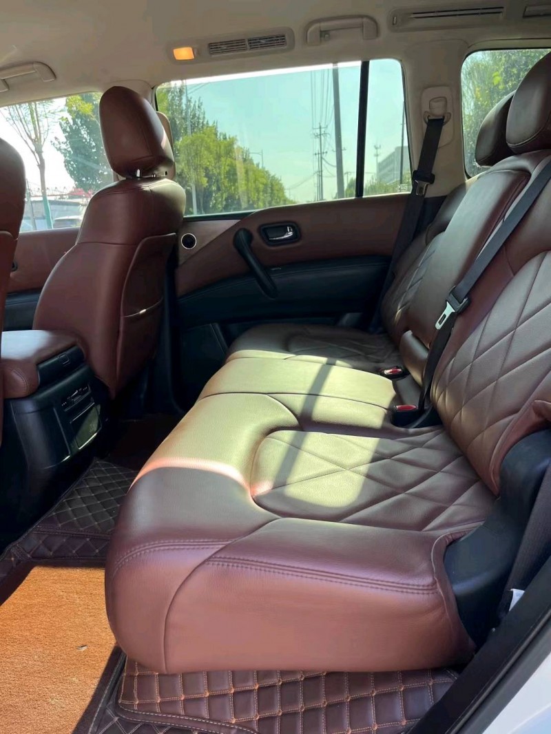 保定17年日产途乐5