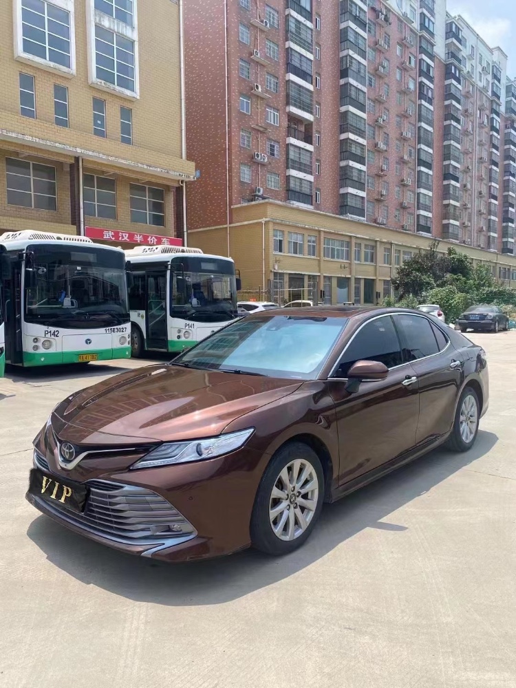 武汉18年丰田凯美瑞3